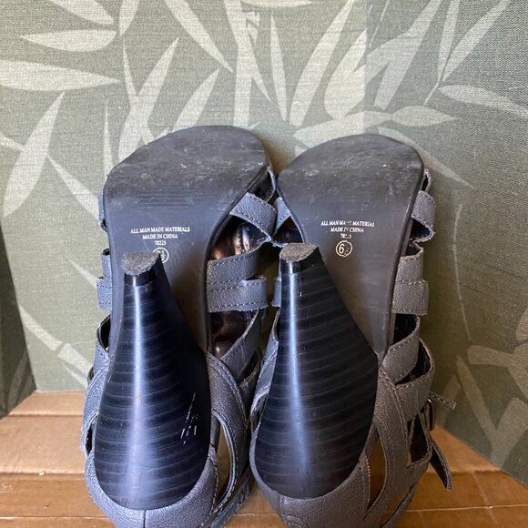 GUC~.MAURICES  back zip  gladiator 3"heel sandals 6.5 M - Picture 10 of 14